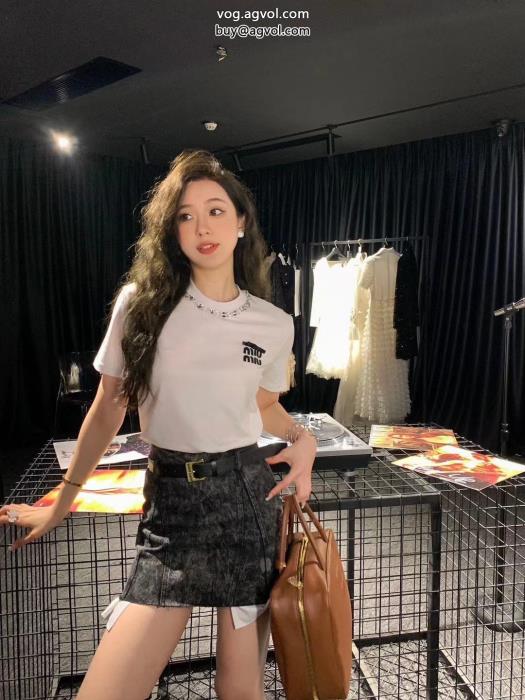 偽物 ブランド 販売MIUMIU注目ブランドは2023最新落ち着きある半袖Tシャツ_0_0