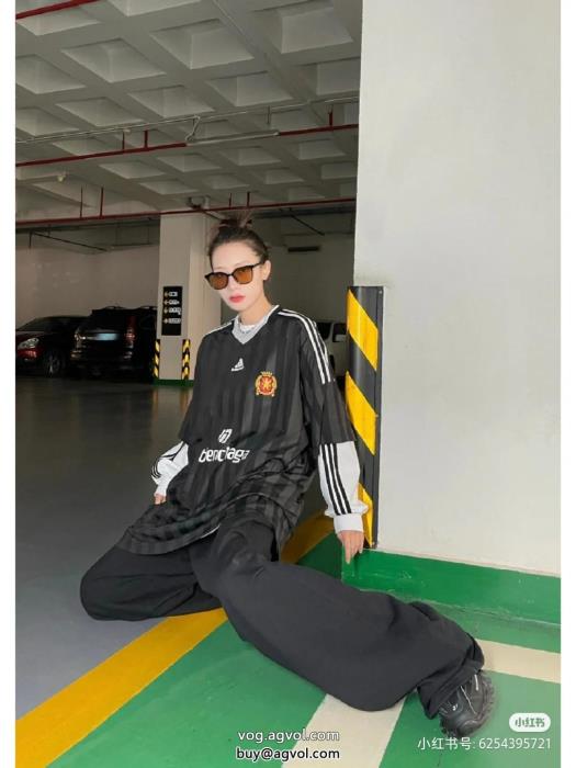 偽 ブランド半袖Tシャツbalenciaga先取り2023限定新作大人っぽく着こなせる_1_1