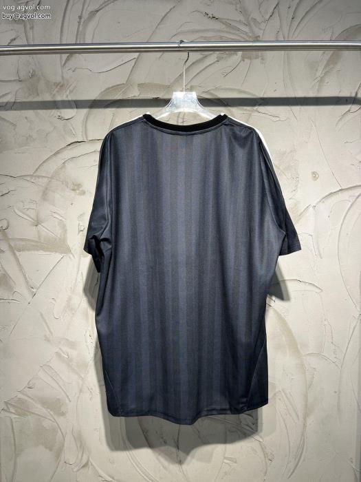 偽 ブランド半袖Tシャツbalenciaga先取り2023限定新作大人っぽく着こなせる_1_3