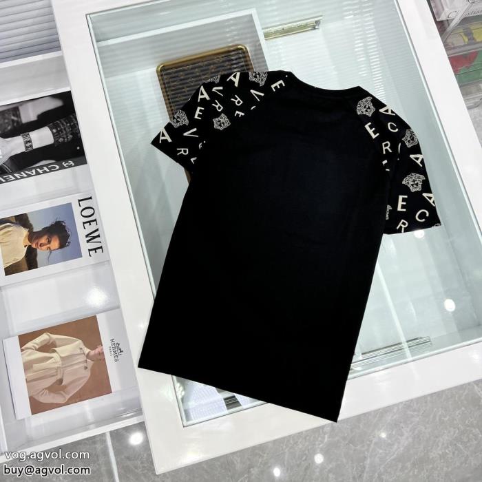 2023で人気の限定新作普段使いに最適の大人スタイルVERSACEブランド 激安 半袖Tシャツ_0_1