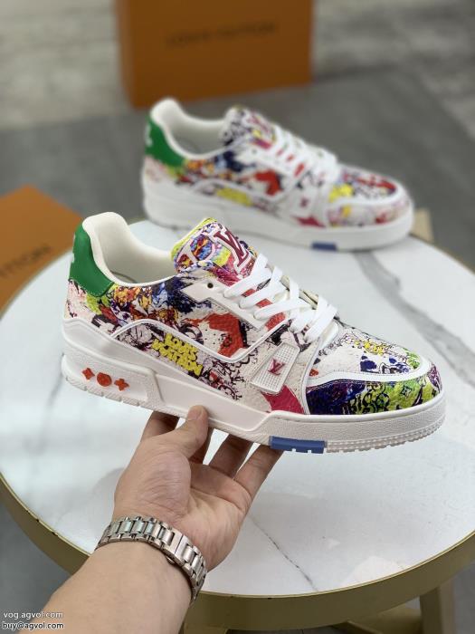 スニーカーLOUIS VUITTONブランド コピー 販売カッコカワイイカワイイ雰囲気_0_1