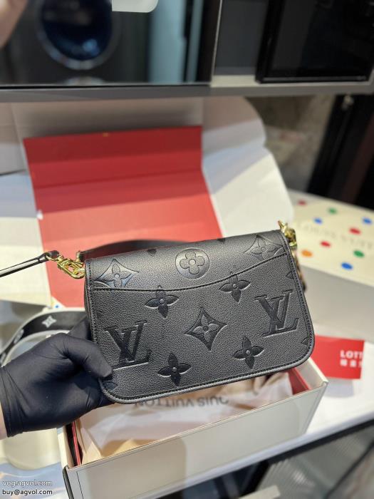 バッグスーパー ブランド コピーLOUIS VUITTONカジュアルを一歩大人に品が良い_0_4
