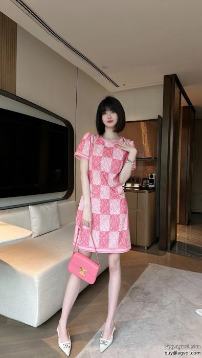 ワンピース完売目前毎年爆発的人気LOEWE偽物 ブランド_0_0