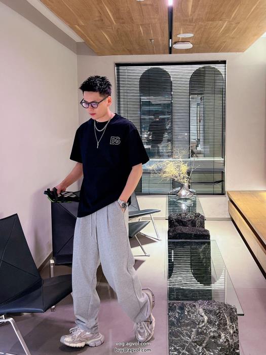 半袖TシャツDolce&Gabbanaきれいめコーデに変身最新人気　話題沸騰中偽 ブランド 販売_0_0