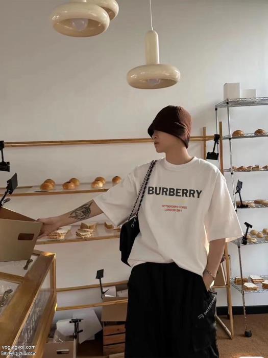 バーバリー半袖Tシャツ即完売数量限定 VIP価格ブランド コピー s 級_0_2
