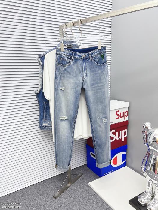 VERSACE激安 ブランドジーンズスタイルUPして着こなす目が離せない_0_0
