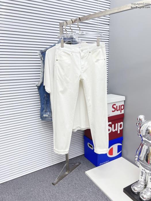 コピー 品 ブランド今季流行りの人気新作大人のこなれた着こなしBURBERRYジーンズ_0_0