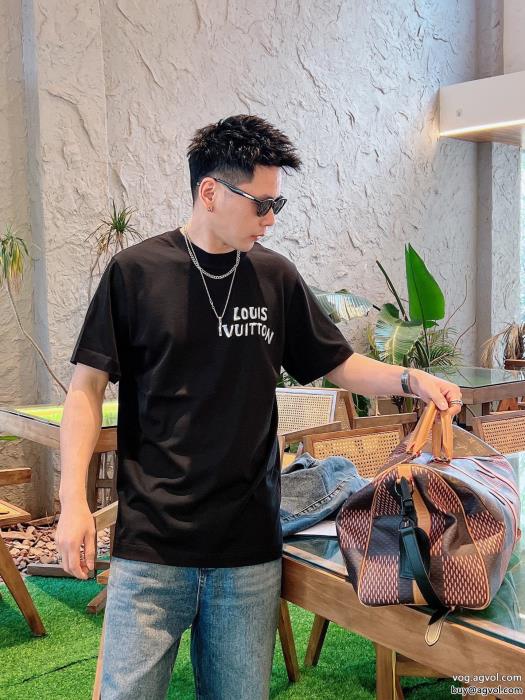 LOUIS VUITTONオーバーサイズきれいめコーデに変身ブランド 激安 半袖Tシャツ_0_0