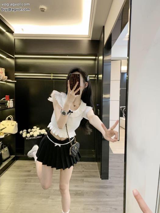品良くおしゃれ即完売CHスーパー コピー 品半袖Tシャツ_0_2