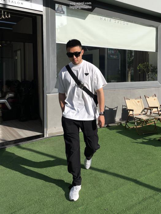 半袖Tシャツスタイルアップ上品きれいめコーデに変身PRADAブランド 激安 _0_1