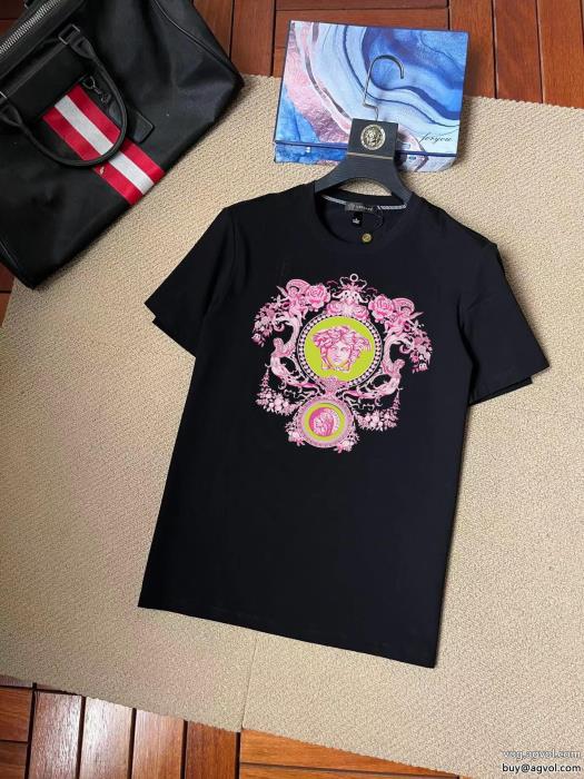 半袖Tシャツ今年らしい優秀アイテム雑誌も街も人気アイテムVERSACEコピー 品 ブランド_0_0