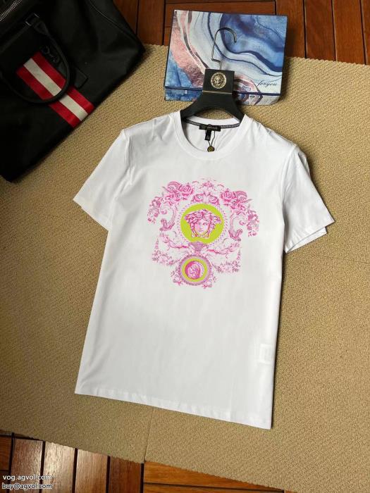 半袖Tシャツ今年らしい優秀アイテム雑誌も街も人気アイテムVERSACEコピー 品 ブランド_0_1