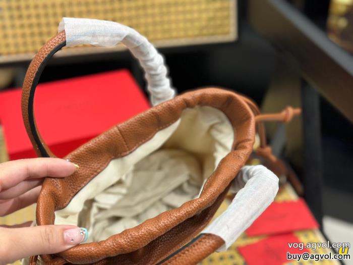 ブランド 偽物 通販ヴァレンティノハンドバッグ国内発セール完売間近目を引く2023トップス_0_0