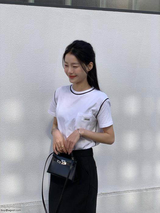 ブランド フェイク上品シックなお品素敵なデザイン半袖TシャツMIUMIU_0_1