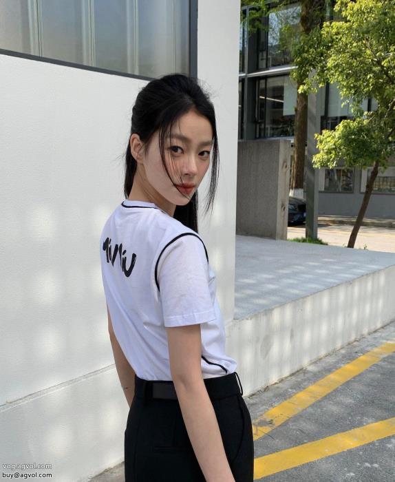 ブランド フェイク上品シックなお品素敵なデザイン半袖TシャツMIUMIU_0_2