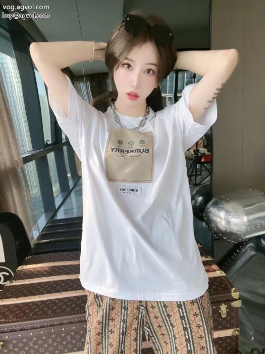 魅力がたっぷり大人っぽいスタイルが完成偽物 通販 半袖TシャツBURBERRY_0_1