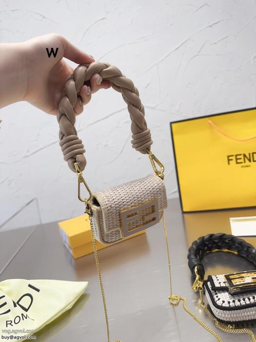 偽物 ブランド 激安クラシックな雰囲気のトップス完売間近バッグFENDI_0_1