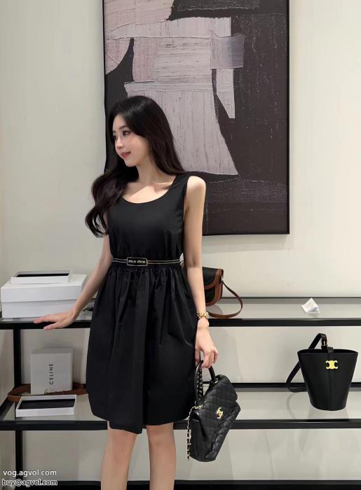 ワンピースMIUMIUブランド コピー s 級一目惚れしたブランドスタイルが継続的に人気_0_1