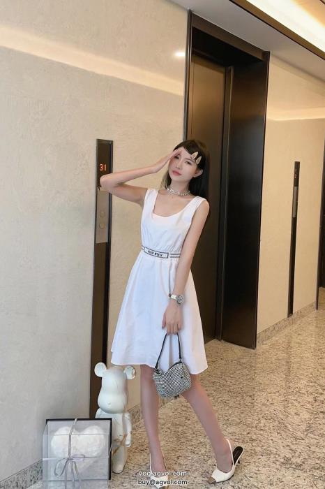 ワンピースMIUMIUブランド コピー s 級一目惚れしたブランドスタイルが継続的に人気_0_5