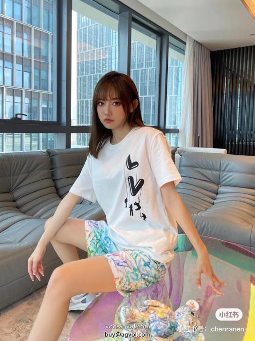 人気確定 遊び心が溢れるアイテムスーパー コピー ブランドルイ ヴィトン半袖Tシャツ_0_2