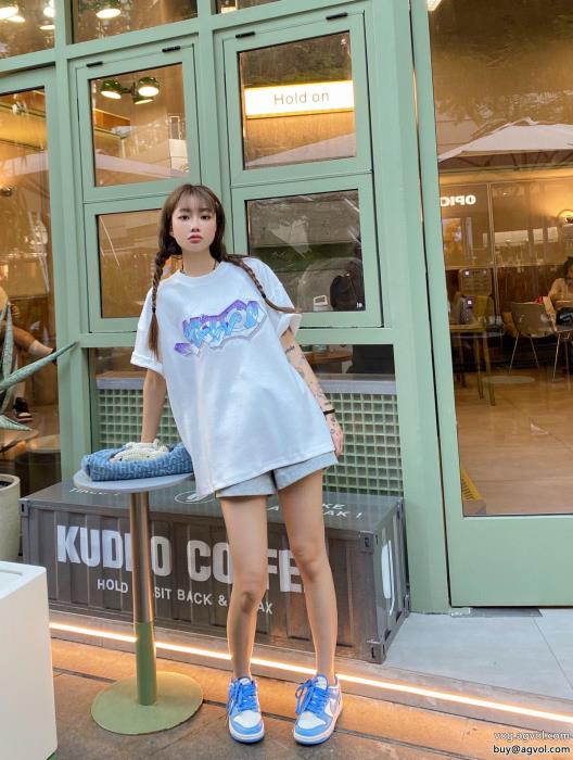 ブランド コピー ショップ定番人気最新作この時季だからお買い得ルイ ヴィトン半袖Tシャツ_0_2