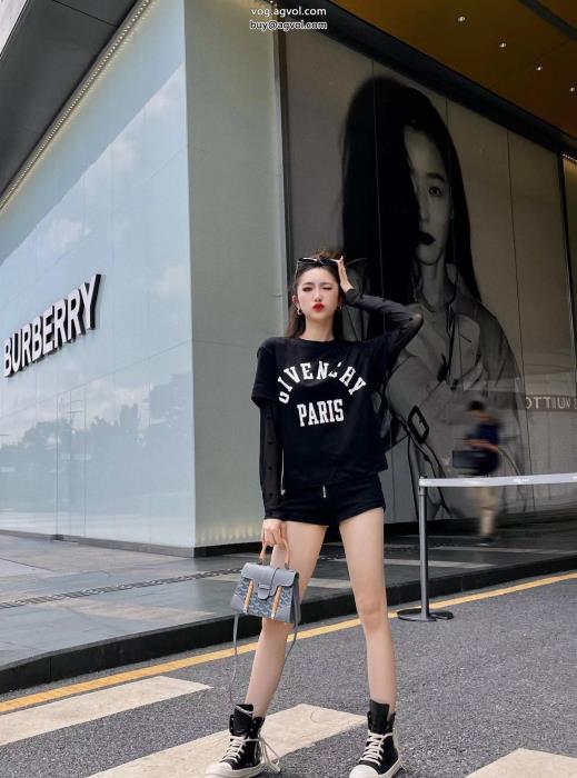 GIVENCHYオンライン限定商品華やかな印象ブランド コピー 品長袖Tシャツ_0_1