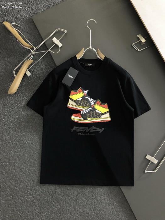 半袖Tシャツ一目置かれる232023新作旬デザインFENDI偽 ブランド_0_1