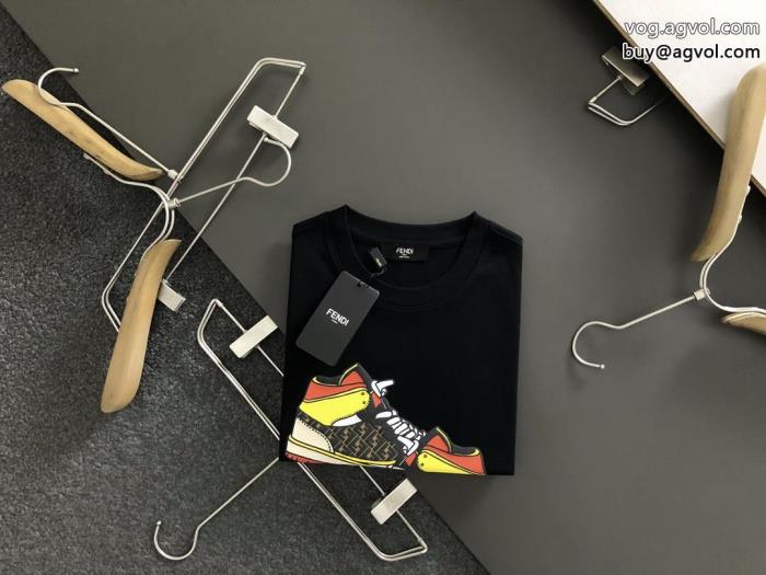 半袖Tシャツ一目置かれる232023新作旬デザインFENDI偽 ブランド_0_2