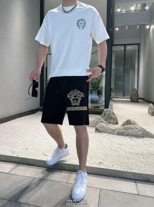 ジーンズVERSACE落ち着きある今っぽいスタイルに決まる偽物 ブランド 販売_0_0