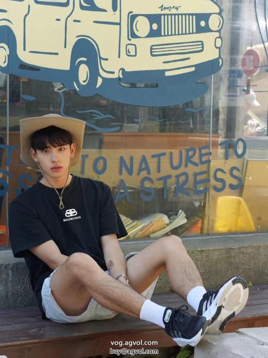 ブランド コピー 安心風合いが魅力入荷予定balenciaga半袖Tシャツ_0_3
