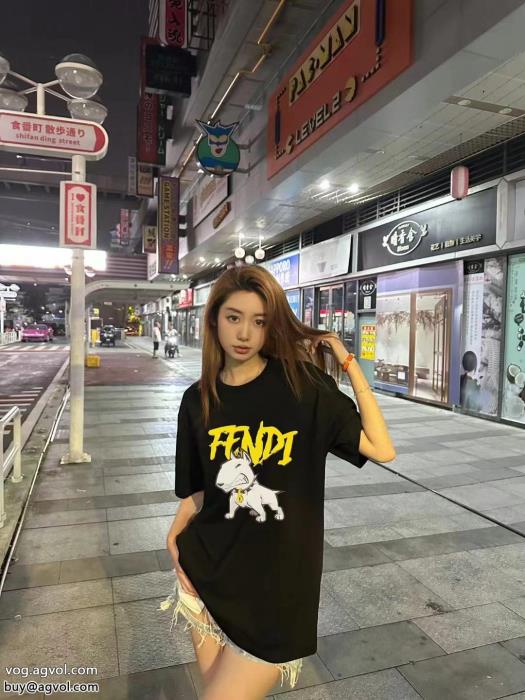 ブランド 通販FENDI半袖Tシャツ23SS新作 カジュアルコーデに定番人気のモデル_0_1