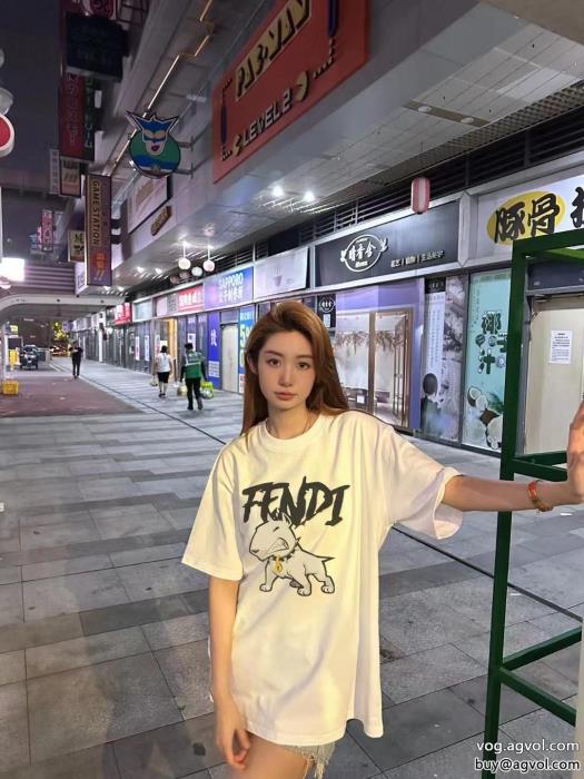 ブランド 通販FENDI半袖Tシャツ23SS新作 カジュアルコーデに定番人気のモデル_0_2
