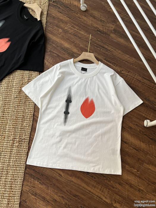 使い勝手も良好見つけてほしい一品半袖Tシャツブランド コピー 品balenciaga_0_1
