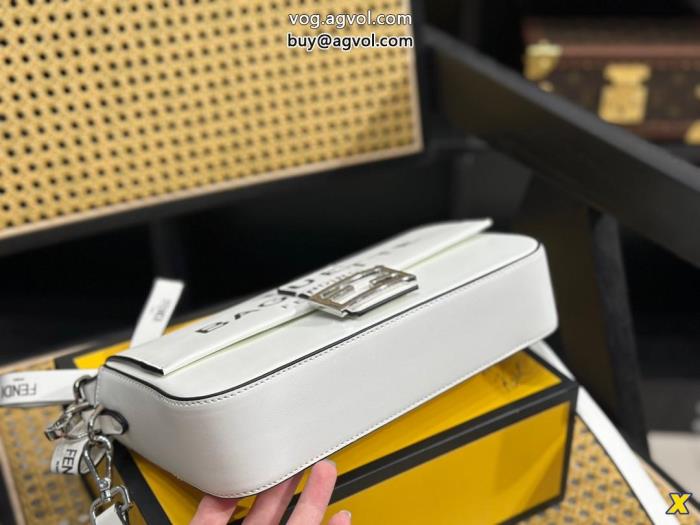 FENDI偽物 ブランド 販売高級感のあるデザイン日本即完売予想バッグ_0_1