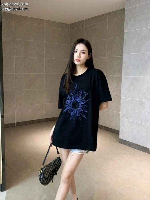 シンプルなデザイン爆発的な人気半袖Tシャツスーパー コピー 品DIOR_0_1