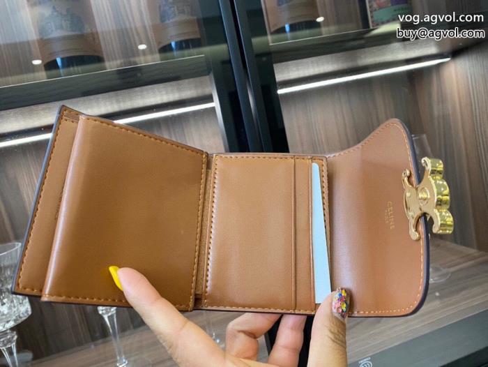 夏らしい品格が漂う大人気商品セリーヌコピー ブランド 優良財布_0_2