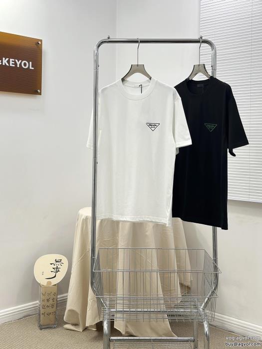 コピー ブランド今季のトレンド人気新作トレンドの最先端にプラダ半袖Tシャツ_0_1