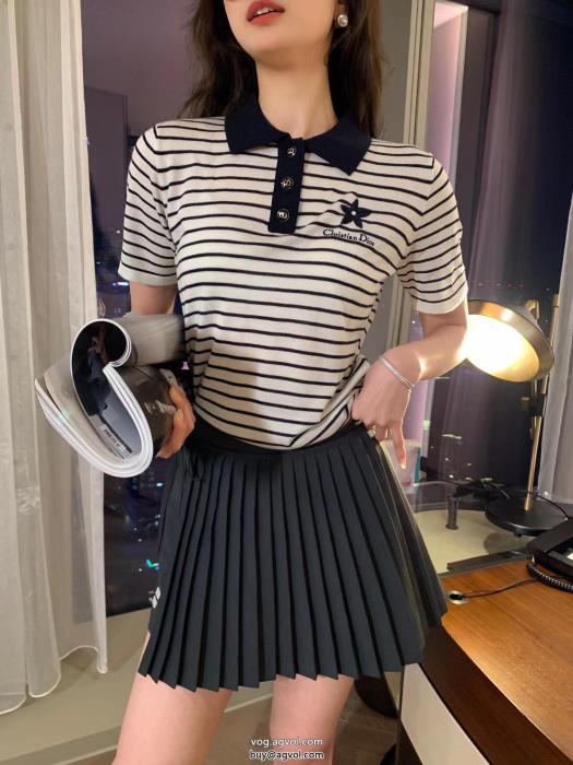 DIORお気に入りのスタイル上品に夏っぽさを感じる半袖Tシャツ激安 ブランド 通販_0_3
