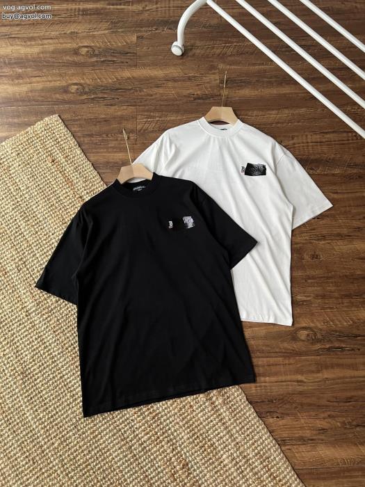 必見素敵お上品大人っぽいスタイルが完成balenciagaブランド レプリカ半袖Tシャツ_0_0