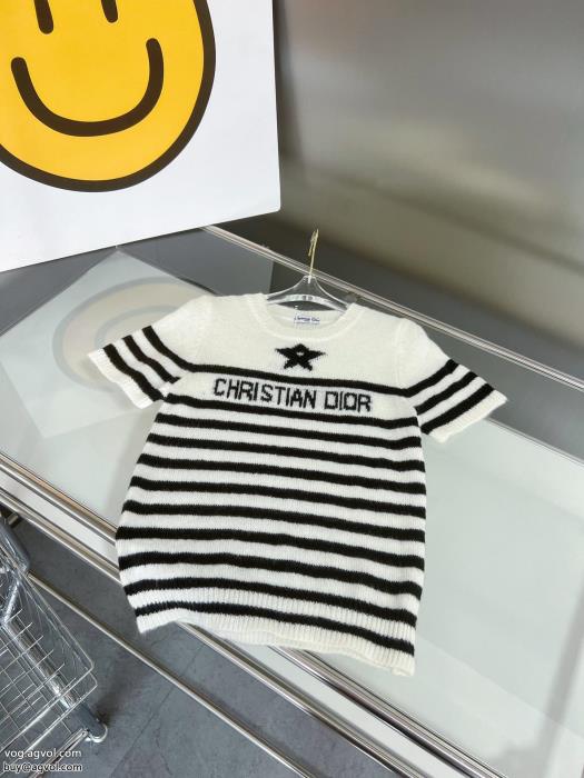 半袖Tシャツ激安 ブランドディオール甘過ぎず大人な印象にスタイルUP効果あり_0_0