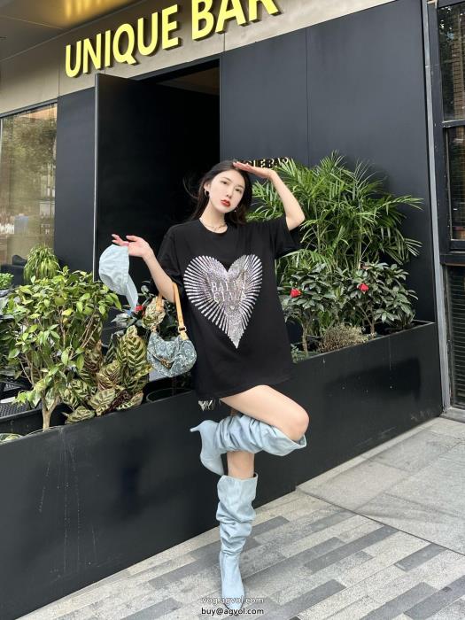 半袖Tシャツ上品で優しい雰囲気に定番人気商品ブランド コピー 販売バレンシアガ_0_0