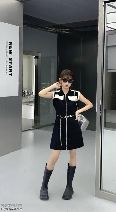 重宝するきれいめコーデに変身コピー 商品 ブランドワンピースFENDI_0_1