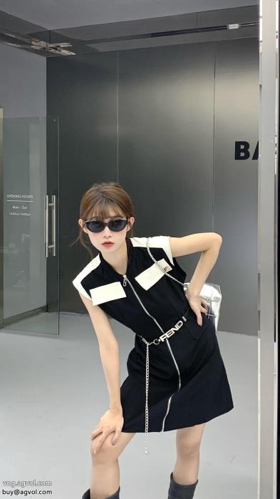 重宝するきれいめコーデに変身コピー 商品 ブランドワンピースFENDI_0_3