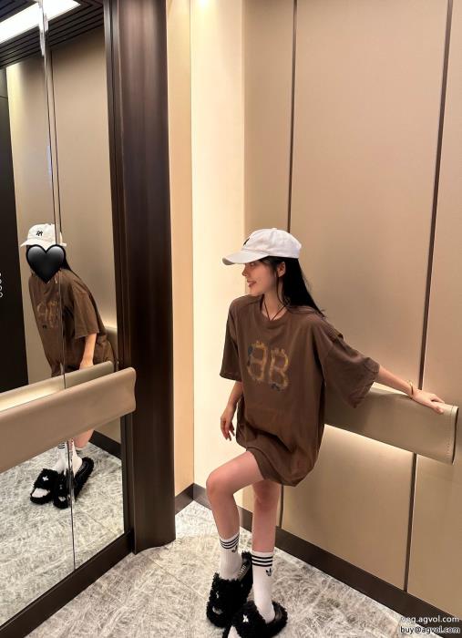 ブランド 偽物 通販balenciaga半袖Tシャツこの時季だからお買い得海外限定_0_1