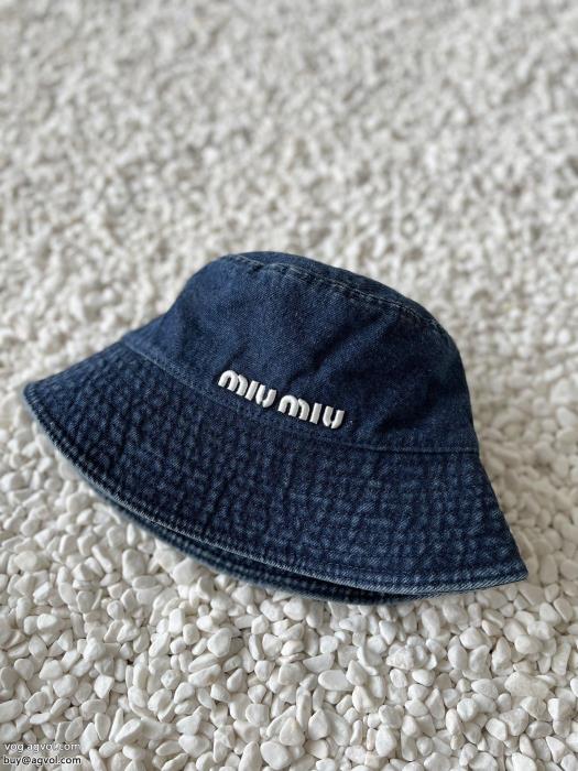 MIUMIU通販 ブランド柔らかい雰囲気にまとめてこの時季だからお買い得帽子_0_3