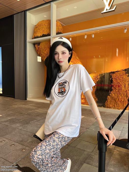 BURBERRYちょっと大人の印象販売店舗限定モデル&nbsp;半袖Tシャツブランド レプリカ_0_1