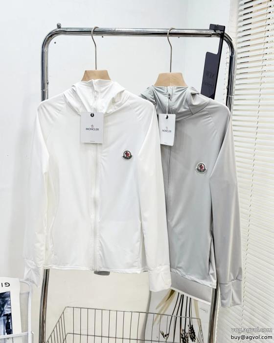 MONCLER激安 通販 ブランドコート風通しのよいおすすめ大人かわいい着こなし_0_2