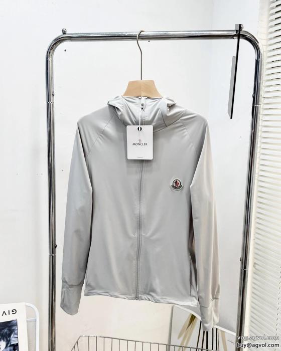 MONCLER激安 通販 ブランドコート風通しのよいおすすめ大人かわいい着こなし_0_4