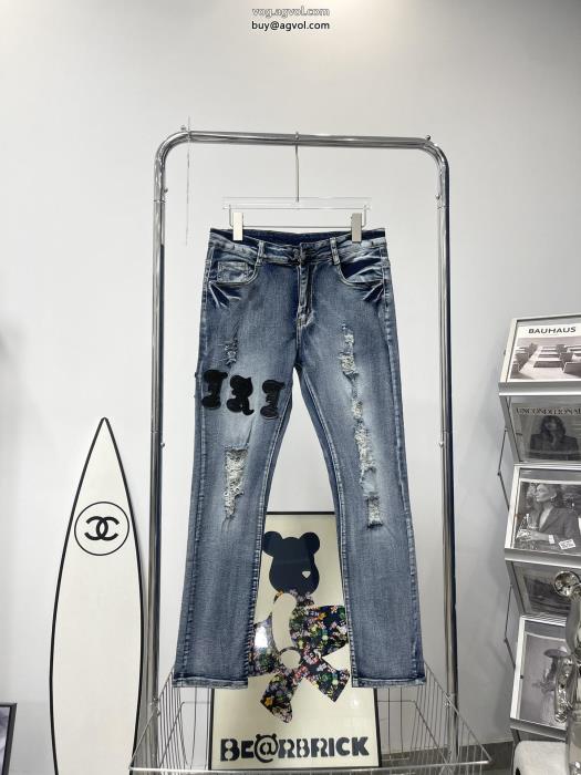 今季のトレンドクラシックスタイル魅力がたっぷりジーンズ偽物 ブランド ショップARMANI_0_2