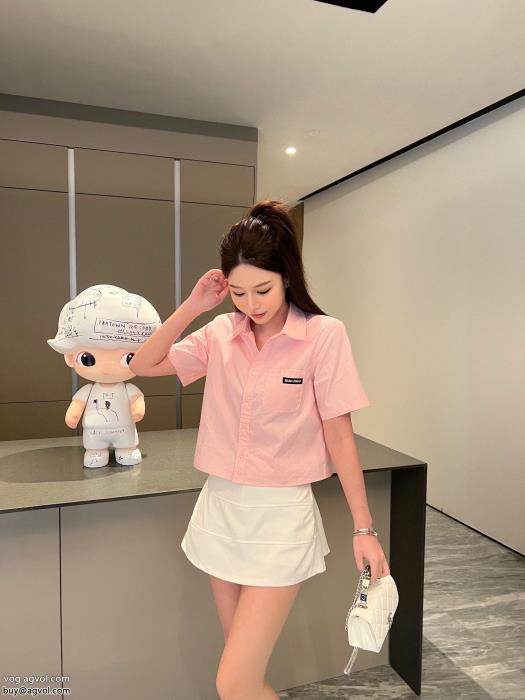 MIUMIU半袖シャツ激安 ブランドおしゃれに着こなせる都会的な印象のスタイル_0_2